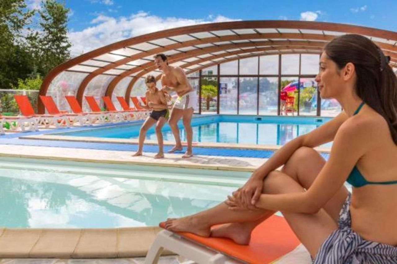 Bungalow de 2 chambres avec piscine partagee terrasse amenagee et wifi a Onzain Buitenkant foto