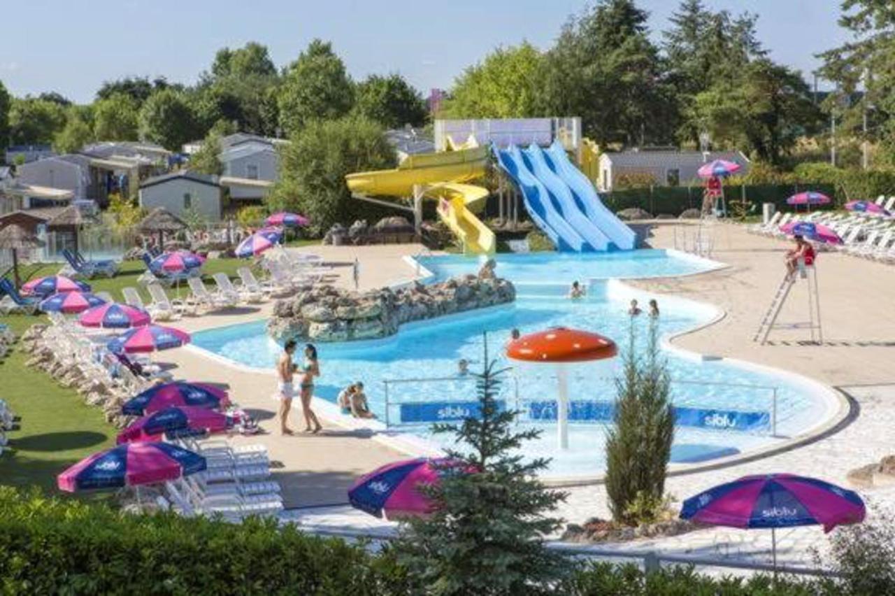 Bungalow de 2 chambres avec piscine partagee terrasse amenagee et wifi a Onzain Buitenkant foto
